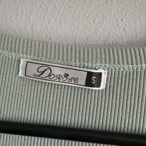 Sage green top size small - Picture 4 of 4